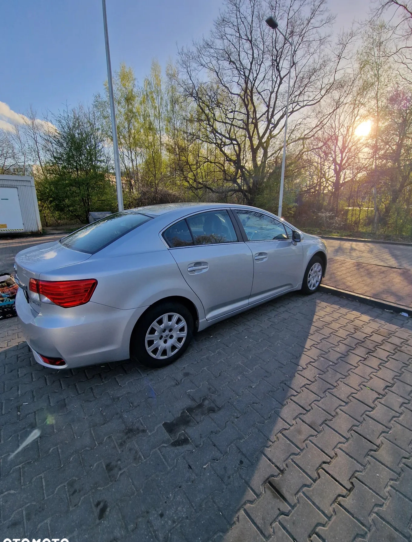 Toyota Avensis cena 42000 przebieg: 164600, rok produkcji 2013 z Warszawa małe 254